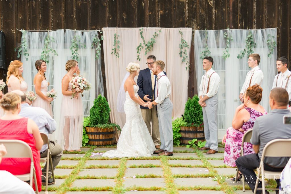 Gentry Wedding - photos courtesy of https://www.facebook.com/skyestansburyphotography